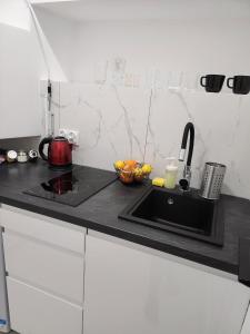 Studio 19 - Ghetto Heroes Square