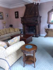 Maisons de vacances Chateau l-haurie with large garden, swimming pool and games room : photos des chambres