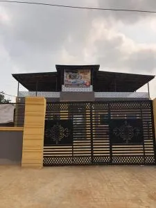 Oyins Hotel & Bar - Sobande