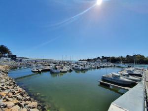 Duplex proche de la mer avec piscine