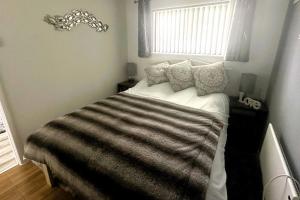 17 Bermuda by Winterton Cottages