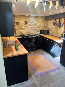 Glovers cottage private hot tub and super king
