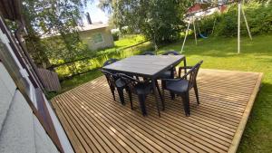 Nice apartment for 4, budget alternative for 7