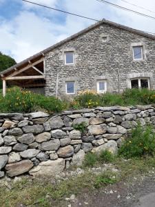 Maisons de vacances Maison de village gite de La Roche : photos des chambres