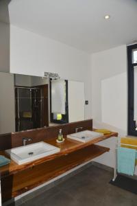 Villas Maison contemporaine piscine avec vue panoramique : photos des chambres