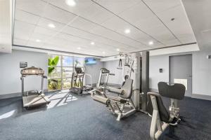 LUXURY 1br LAKEVIEW CONDO NEAR DISNEY!