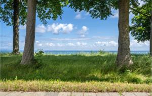 Awesome Home In Dronningmølle With Wifi