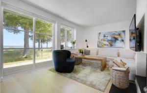 Awesome Home In Dronningmølle With Wifi