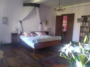 Maisons de vacances Chateau l-haurie with large garden, swimming pool and games room : photos des chambres