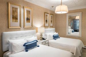 Double Room room in Chateau Inn and Suites