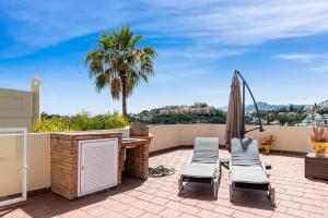 La Quinta Hills - Modern Andalusian-style home with rooftop Terrace