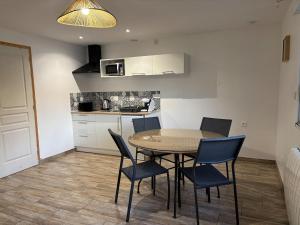 Gîte à la campagne 2 - Ubytování bez kategorie ve městě Cérans-Foulletourte