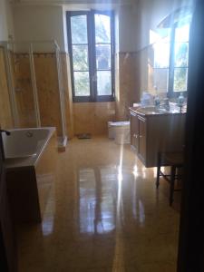 Maisons de vacances Chateau l-haurie with large garden, swimming pool and games room : photos des chambres