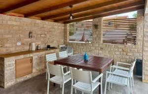 Awesome Home In Santalezi With Wifi - Santalezi