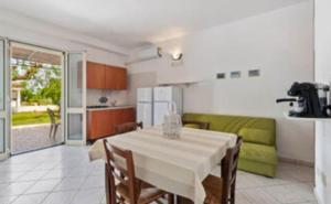 Trilocale B Alimini Home