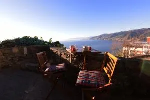 Hikers' Nest with Sea View - Ruta