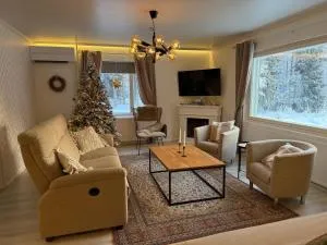 Villa Ainola - A Private Lakefront Getaway, Less Than an Hour from Rovaniemi - Ämmälä