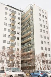 Private room in a family home with great views