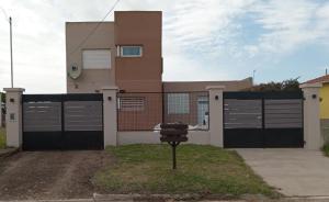 ELINOR-CASA PLAYERA - a 2 cuadras de la playa