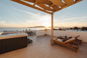 Almiriki Naxos Beachside Living