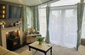 Hortons Hideaway at Ashbourne Heights Holiday Park