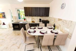 Malinska Apartment 11