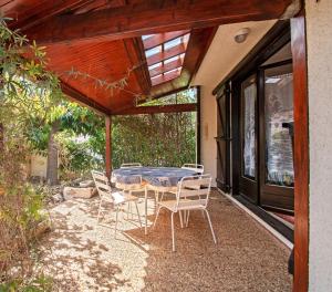 Maisons de vacances Holiday house Les Lauriers-roses 6 persons, 1 km from the beach : photos des chambres