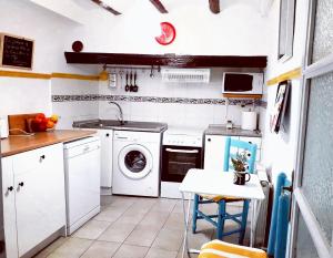 Charming House in El Poyo del Cid with Garden and Terrace