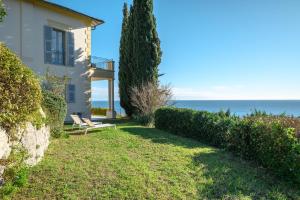 Villas Magnifique Villa d-epoque vue mer, plage a 12 min a pieds : photos des chambres