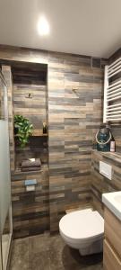 Appartements Le Semaphore - studio climatise, grande terrasse vue mer - parking, wifi : photos des chambres