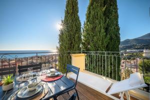 Villas Magnifique Villa d-epoque vue mer, plage a 12 min a pieds : photos des chambres