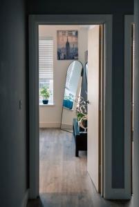 Urban View Apartment - Sleeps 6