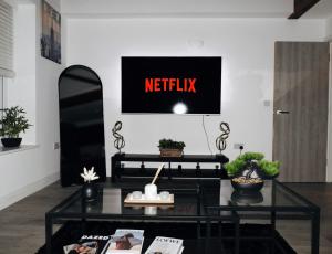 Urban View Apartment - Sleeps 6