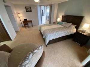 Highly Desired Sherwin - Vacation in Comfort by the sea - Luxurious 2 BR Oceanview 1107