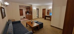 Lucys Apartments Emerald