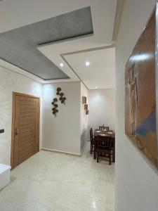 Modern apartment near amenities