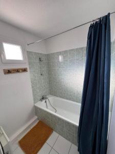 Villas Villa avec piscine privee et jacuzzi prive : photos des chambres