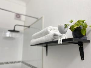 2 beds with garden view and terrace