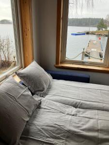 Waterfront archipelago house Stockholm