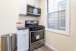 Luxe Retreat 2 Bedroom Hideaway Minutes from NYC