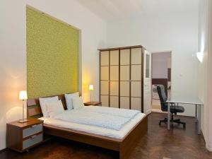 Stunning 150m2 3-bedroom with Balcony