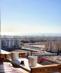 Chic studio, panoramic view