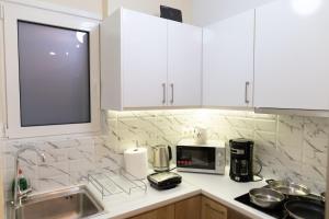 Athens, a modern apartment in the historic center