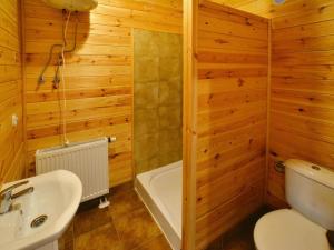 Single-story holiday homes with a terrace, pool