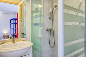 Appartements Appartement 2 pieces, plain-pied, equipe, avec parkings, Reservation minimum 3 nuits : photos des chambres