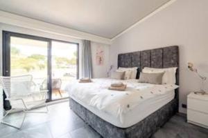 Scarlets Place - 1 bed Victory Village Quinta Do Lago - beach, nature, lakes