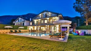 Oludeniz 4 Bedroom Luxury Villa - Private Pool and Garden