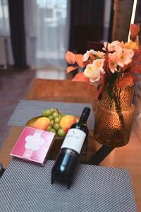 Willkommen im Taros Home - Deluxe Apartment, der Wohlfühl Oase mit Balkon, HiFi Music, Coffee, 3 Betten und Homeoffice Platz