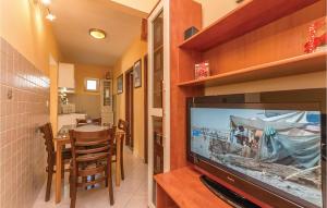2 Bedroom Awesome Apartment In Bibinje 