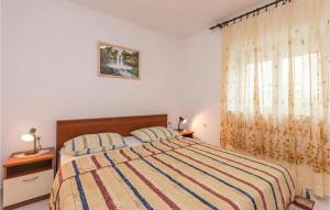 2 Bedroom Awesome Apartment In Bibinje